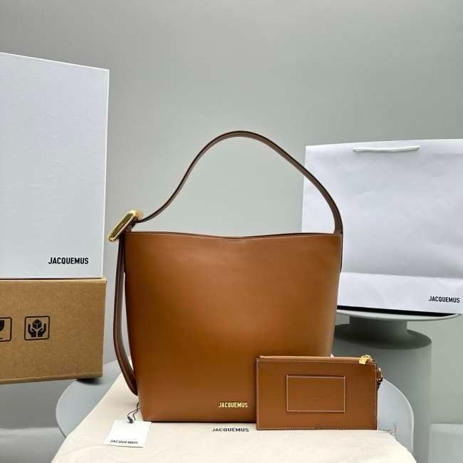 JACQUEMUS LE PETIT REGALO BUCKET BAG IN TOWN