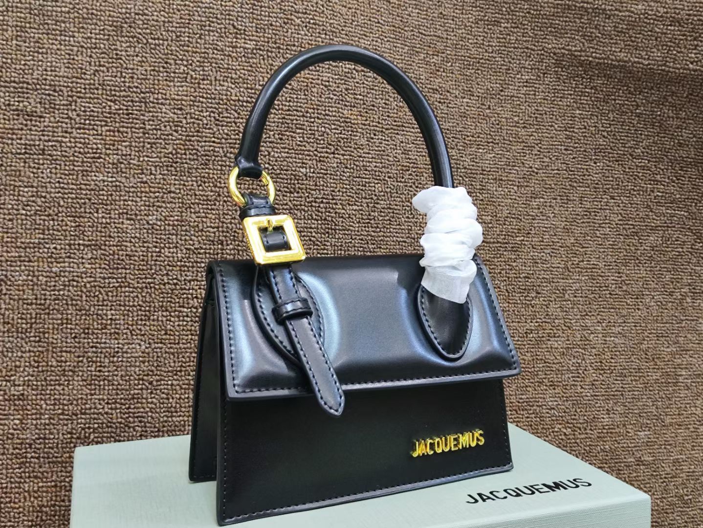 JACQUEMUS GRAND LE CHIQUITO TAGGED BUCKLE BAG