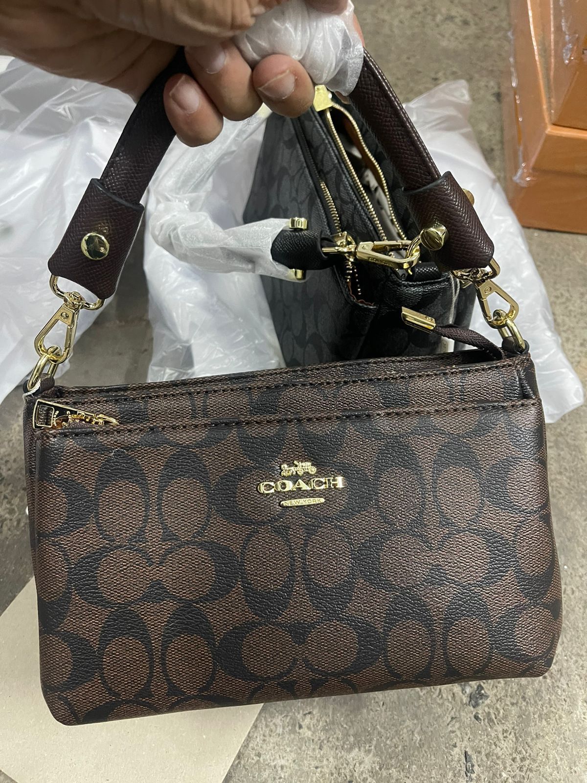 COACH SHOULDER BAG