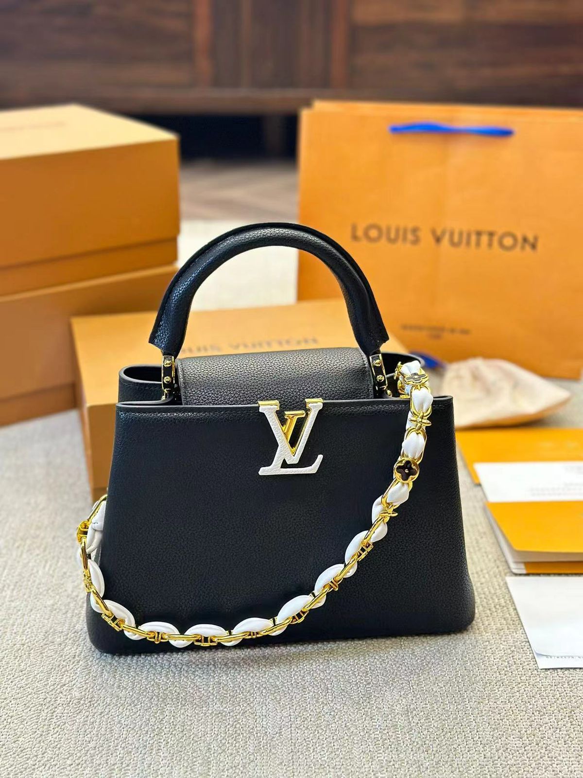 LOUIS VUITTON CAPPUCINES