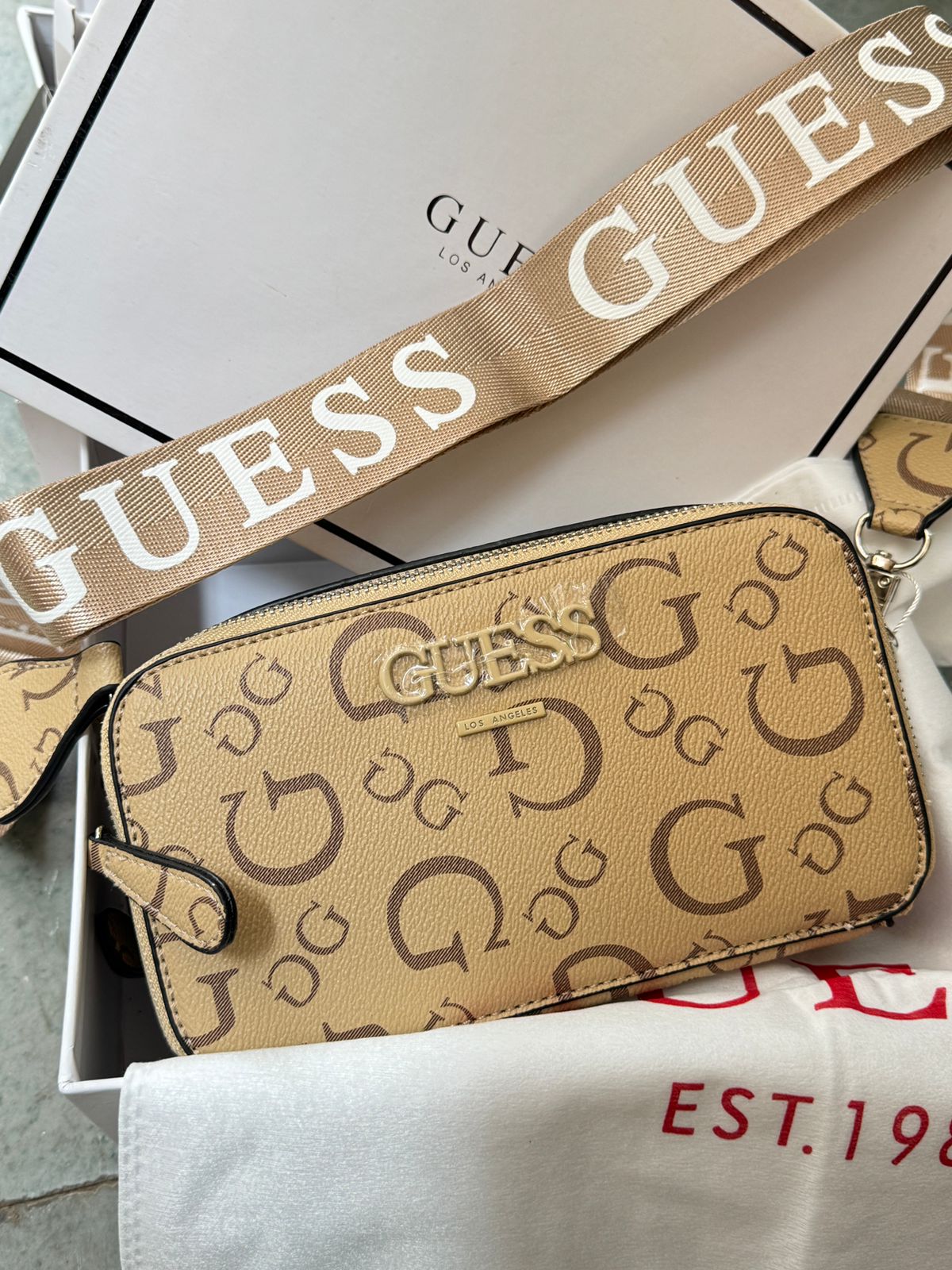 GUESS SNAPSHOT CAMERA SLING