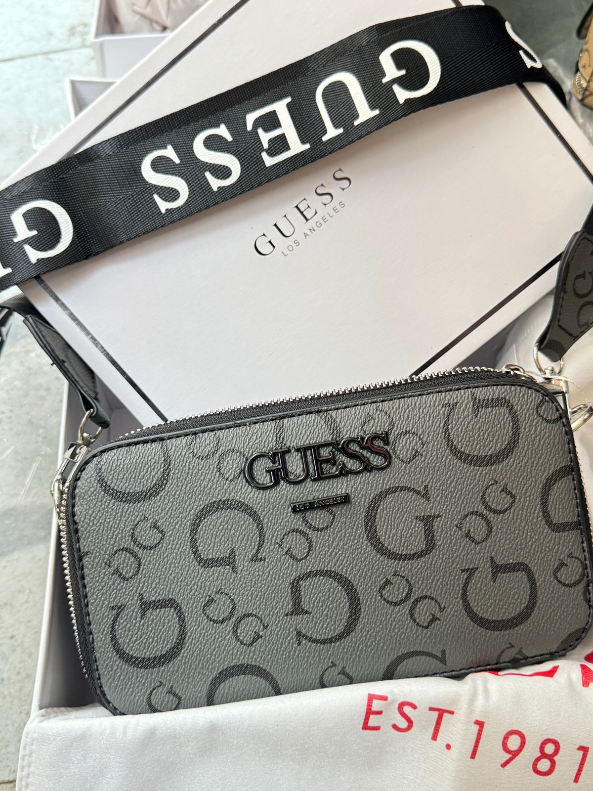 GUESS SNAPSHOT CAMERA SLING