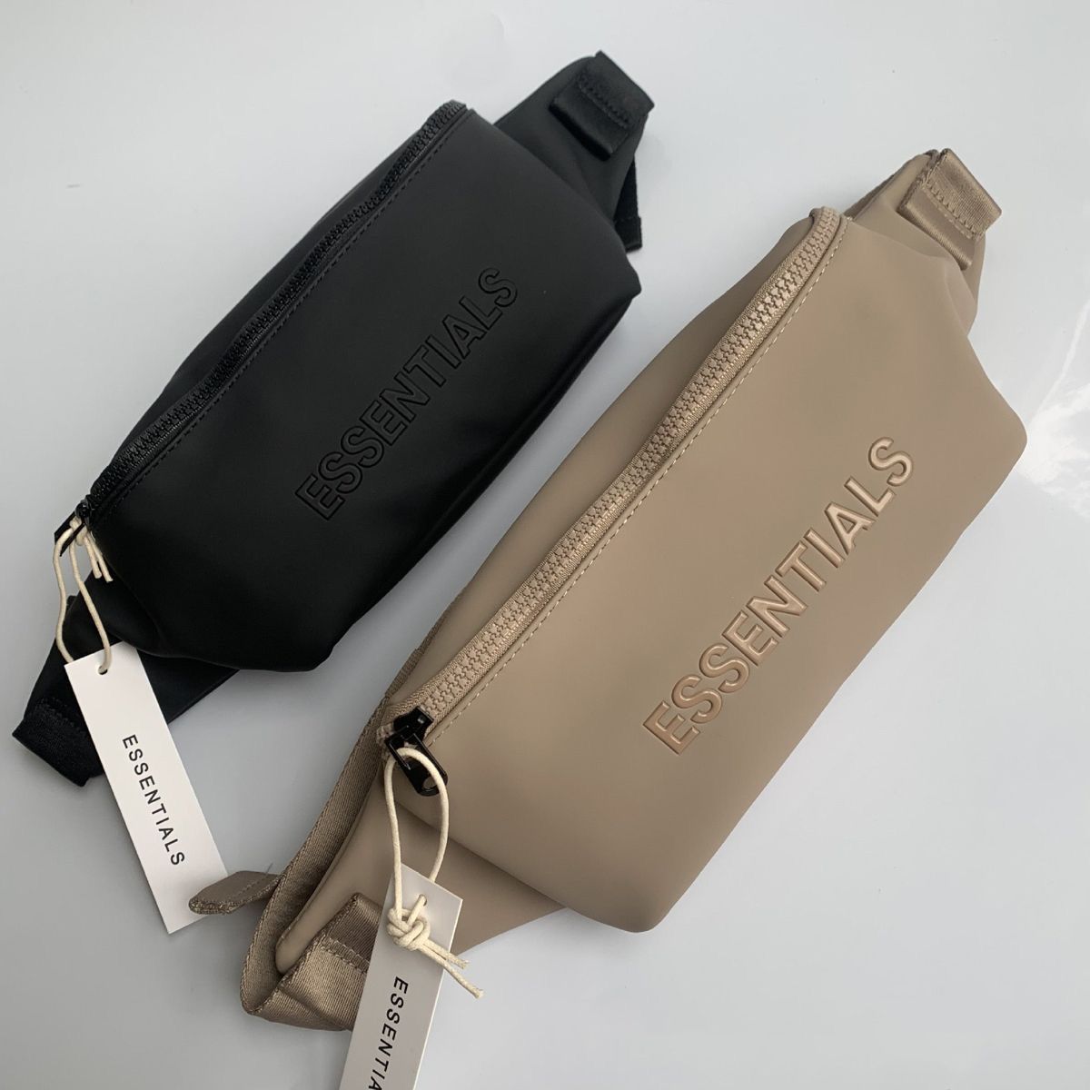 ESSENTIAL CHEST BAGS