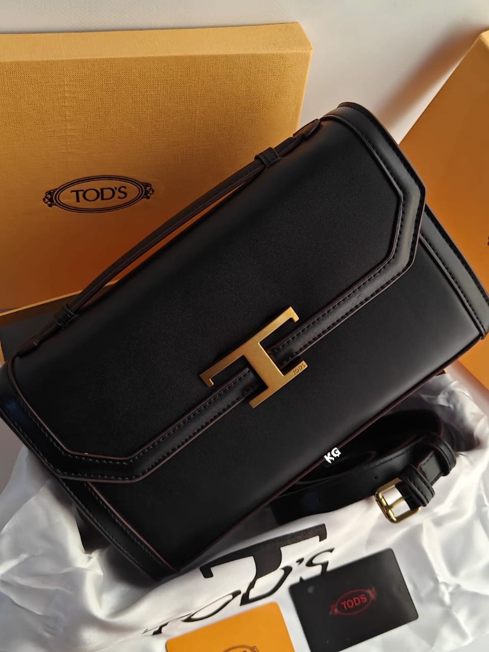 TOD'S TIMELESS HANDBAG CUM SHOULDER BAGS