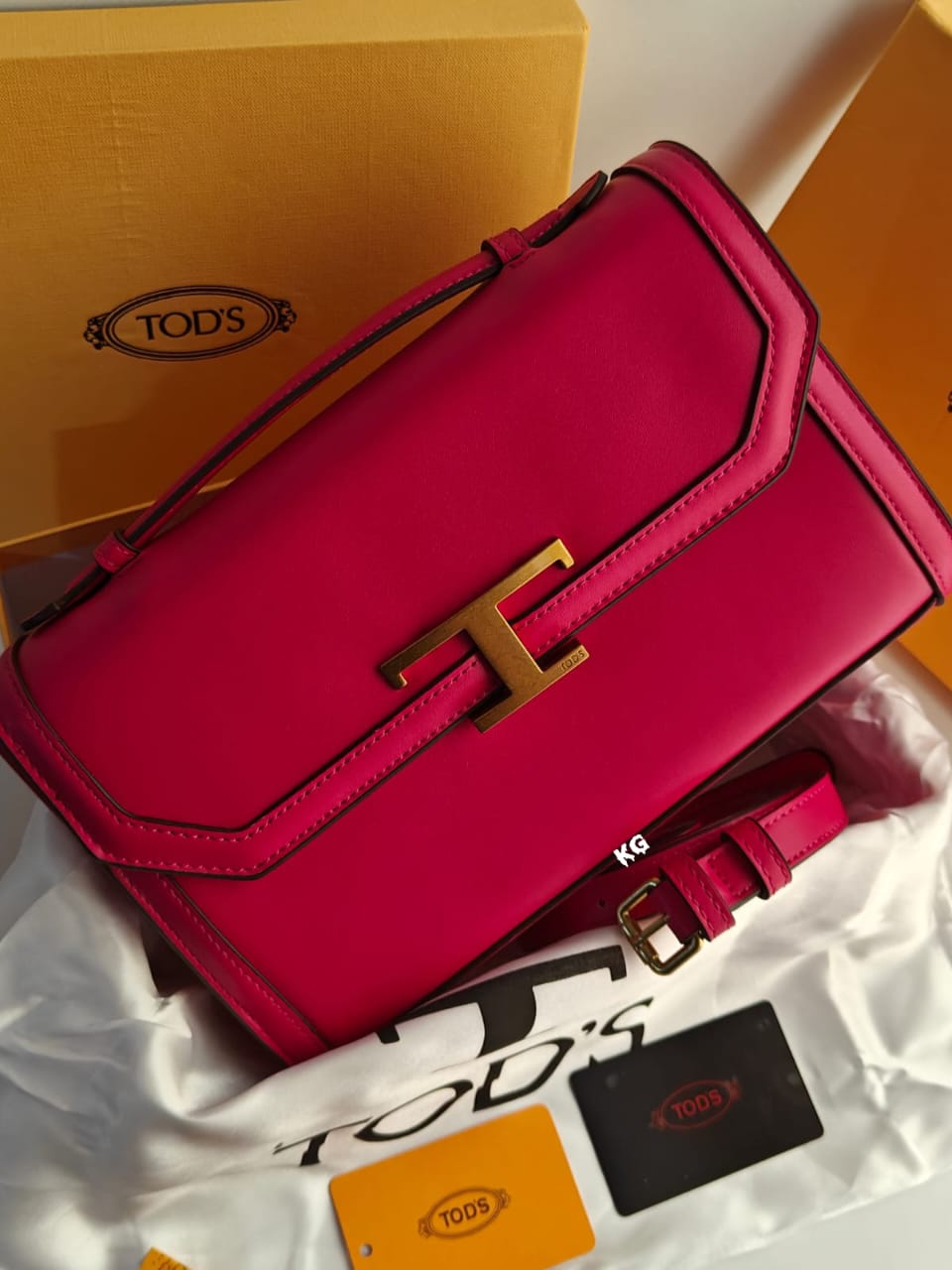 TOD'S TIMELESS HANDBAG CUM SHOULDER BAGS