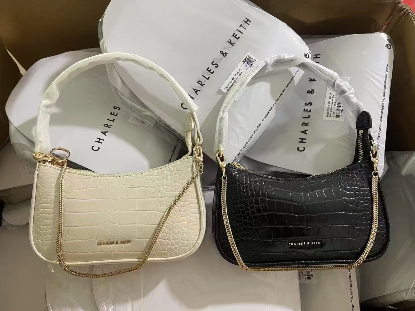 CHARLES & KEITH ELSPETH CROC EFFECT CHAIN SHOULDER BAG