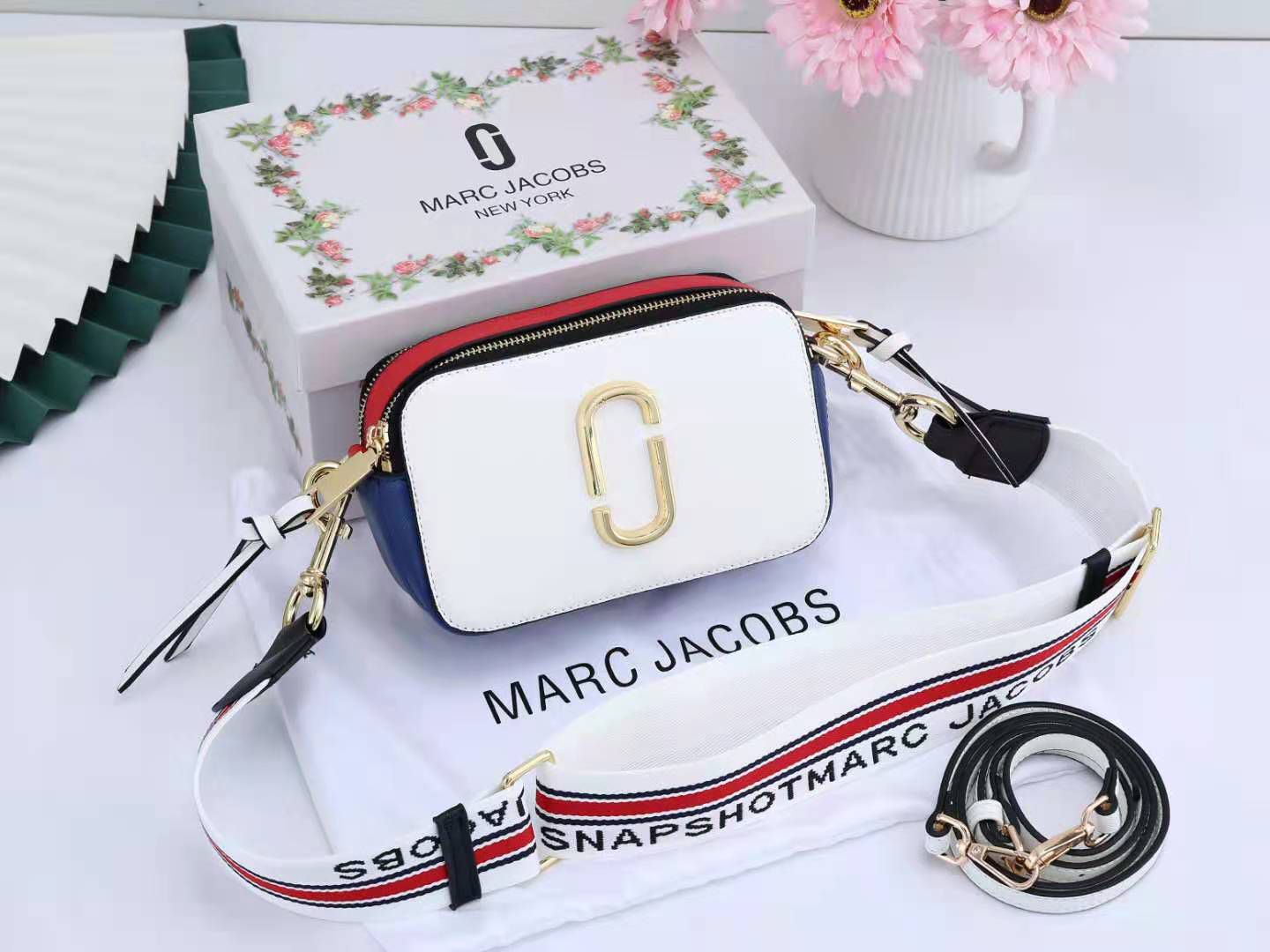 MARC JACOBS SNAPSHOT CAMERA SLING BAG