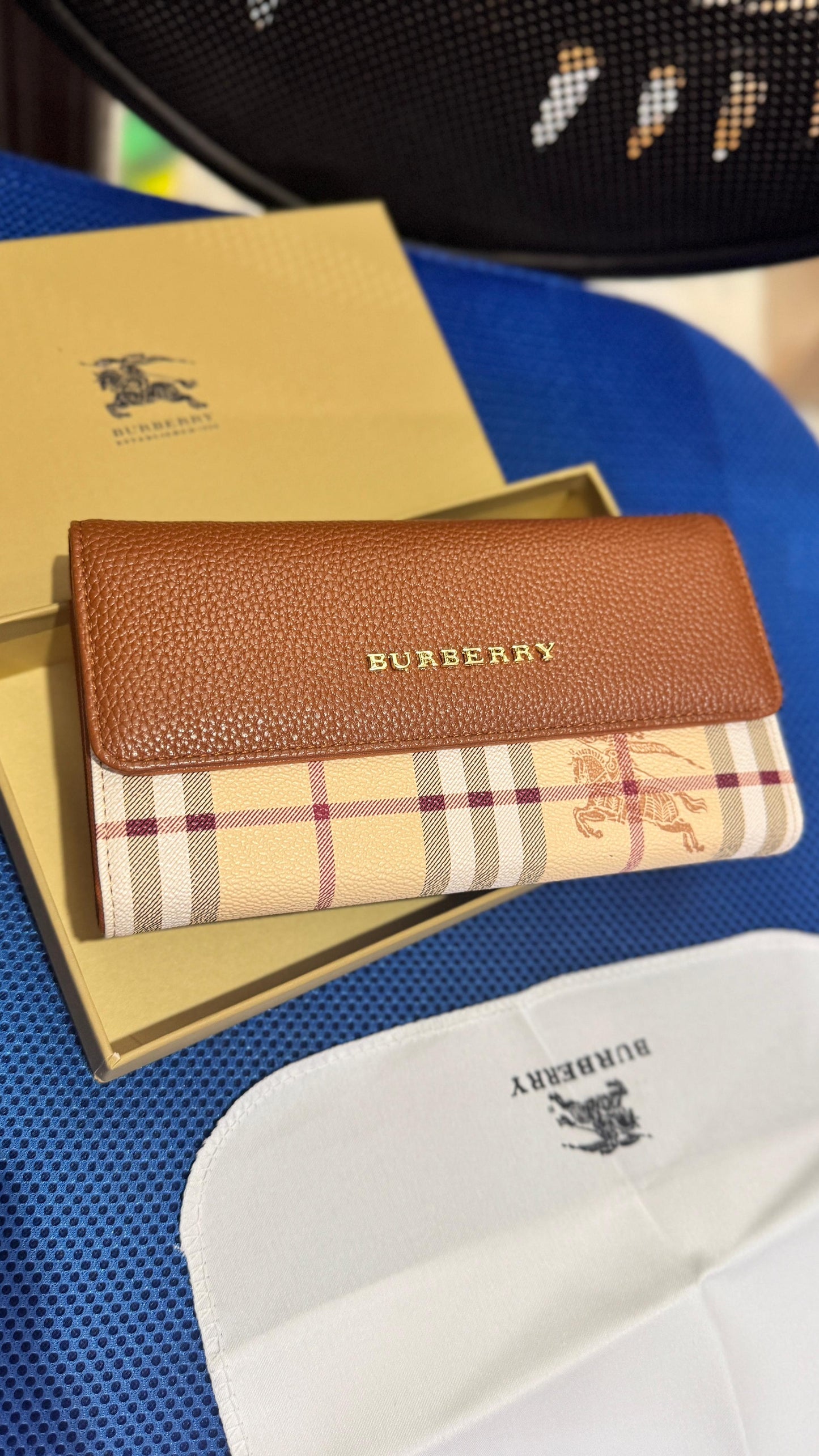 BURBERRY WALLET CUM SLING BAG