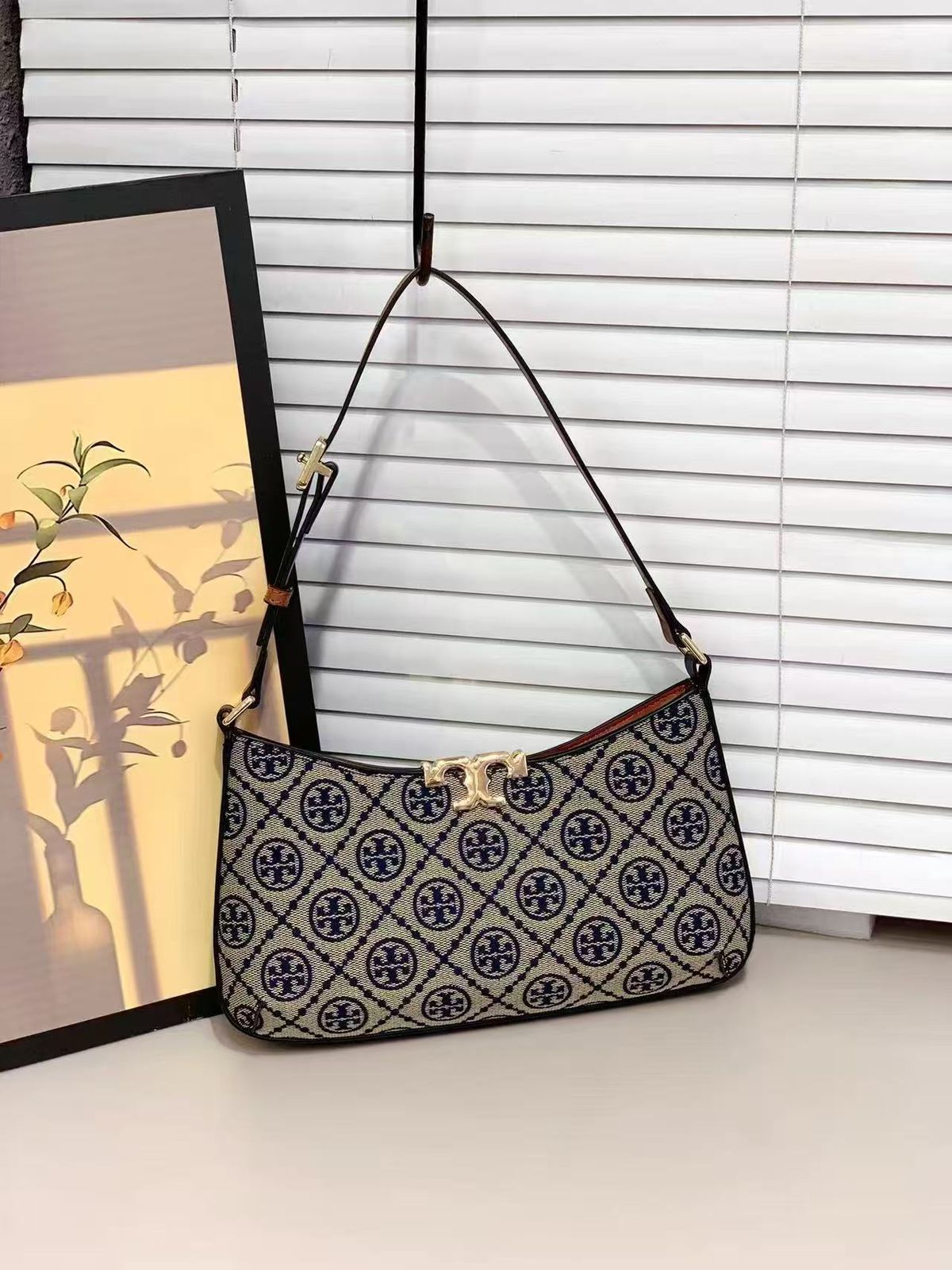 TORY BURCH ELANOR TRIMMED LEATHER SHOULDER BAG