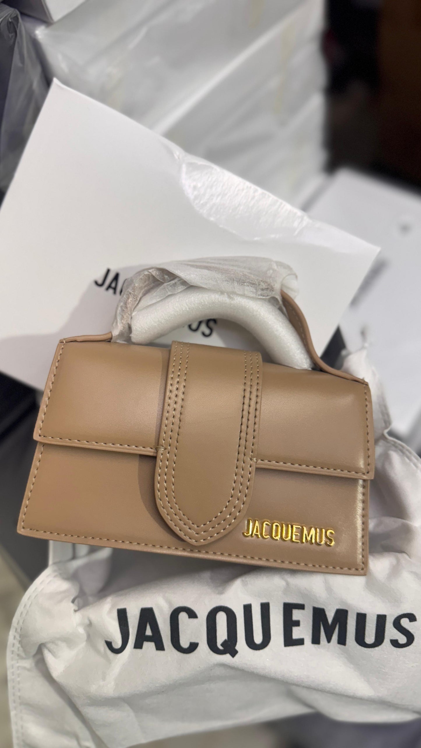 JACQUEMUS SHOULDER BAGS