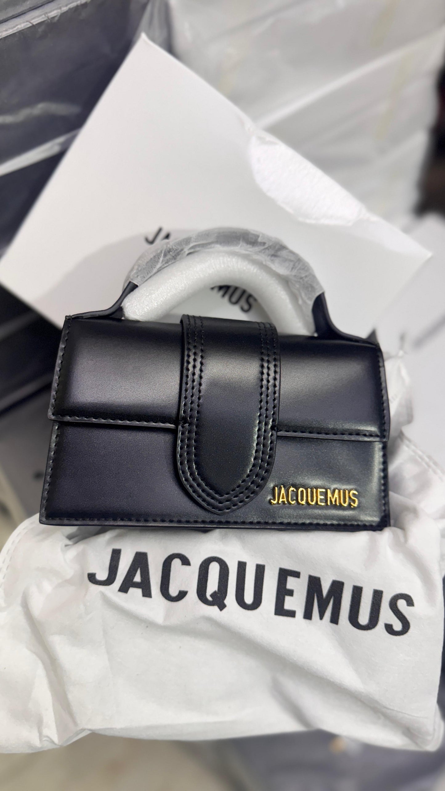 JACQUEMUS SHOULDER BAGS
