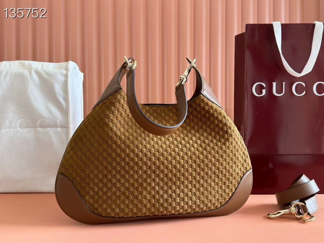 GUCCI B HOBO SHOULDER BAG