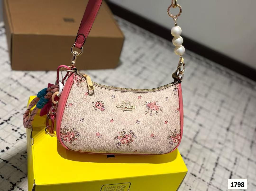COACH TERI FLORAL CONTRAST SHADES WITH CHARM ACCESSORY