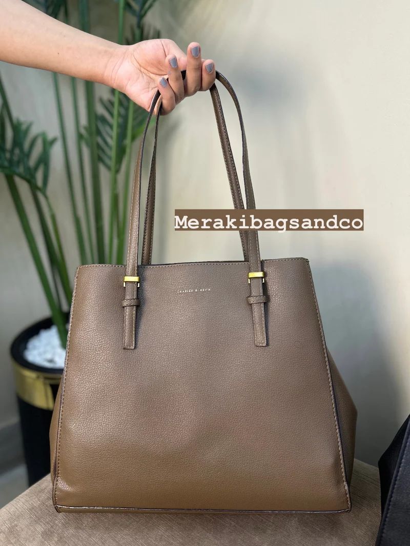CHARLES N KEITH SANSA MULTI POCKET TOTE BAG