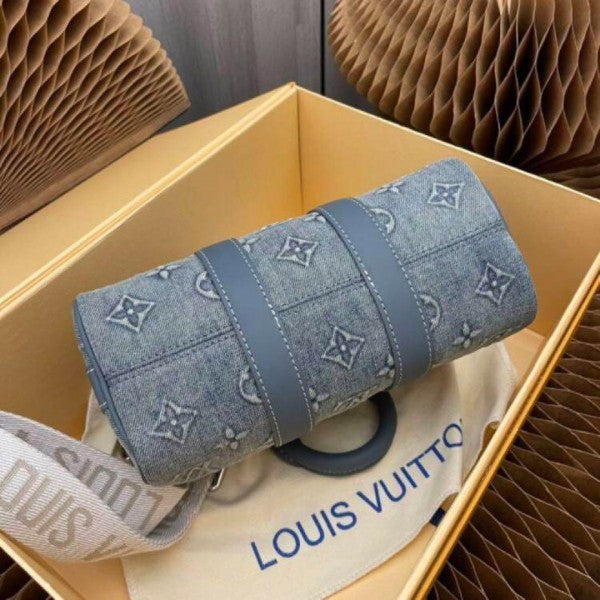 Louis Vuitton LV M22762 Monogram Travel Speedy & Dust Bag