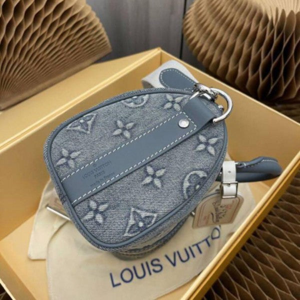 Louis Vuitton LV M22762 Monogram Travel Speedy & Dust Bag