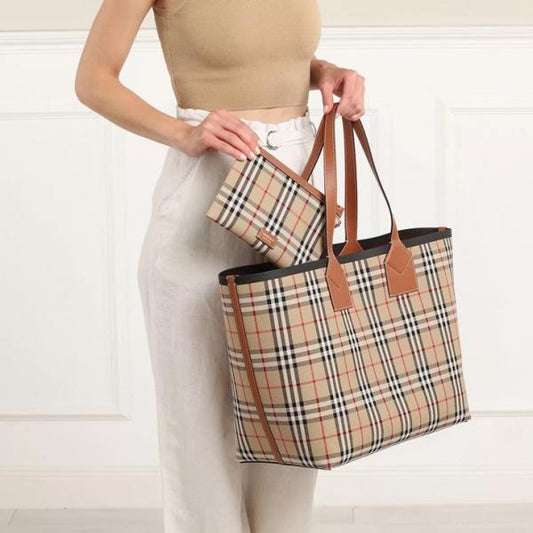 BUR-BER-RY LONDON TOTE BAG WITH DETACHABLE POUCH