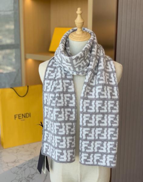 FENDI WOOLLEN MUFFLER/STOLE - LABLEWHORE.COM