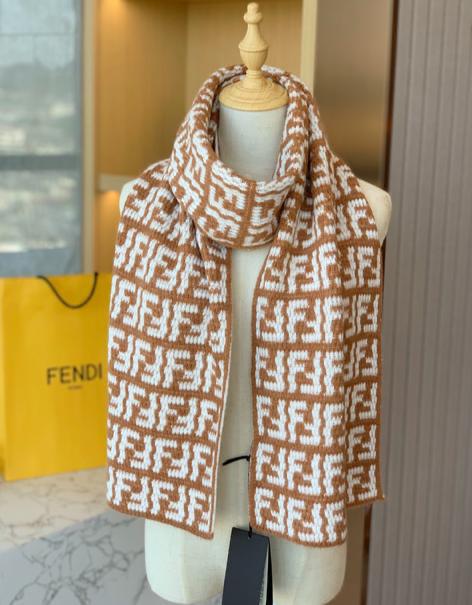 FENDI WOOLLEN MUFFLER/STOLE - LABLEWHORE.COM