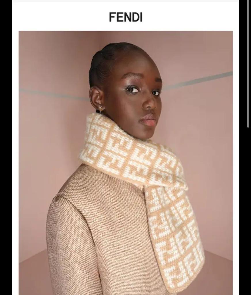 FENDI WOOLLEN MUFFLER/STOLE - LABLEWHORE.COM