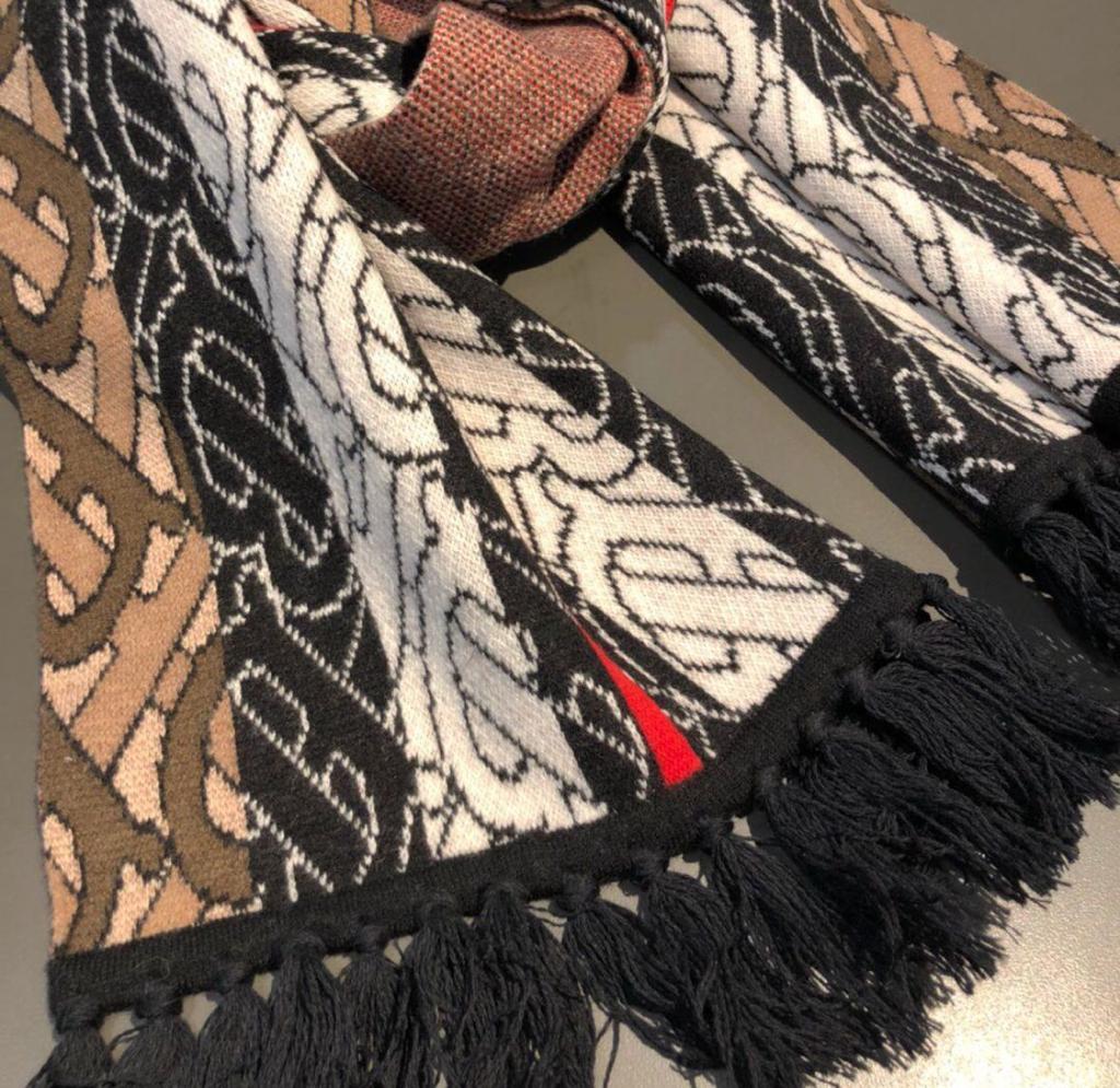 BURBERRY WOOLLEN MUFFLER - LABLEWHORE.COM