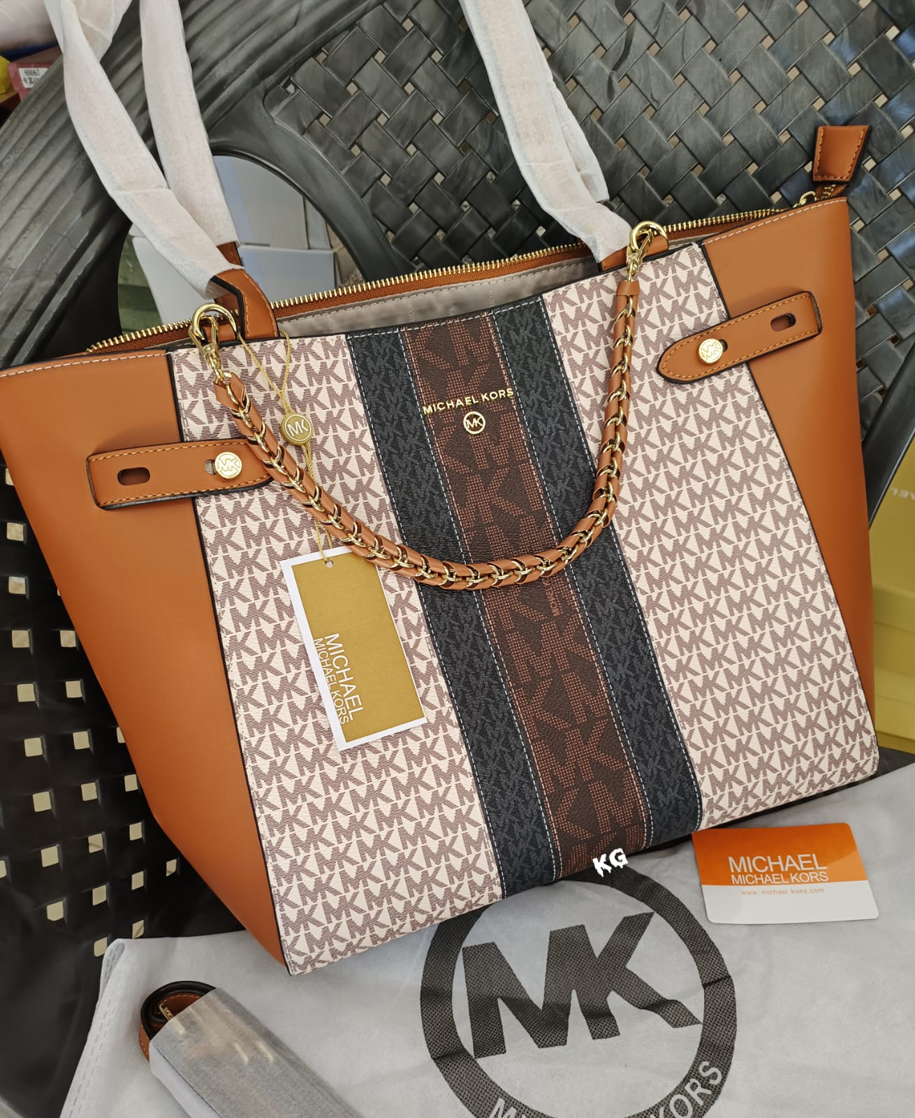 Michael Kors Carmen Tote Bags