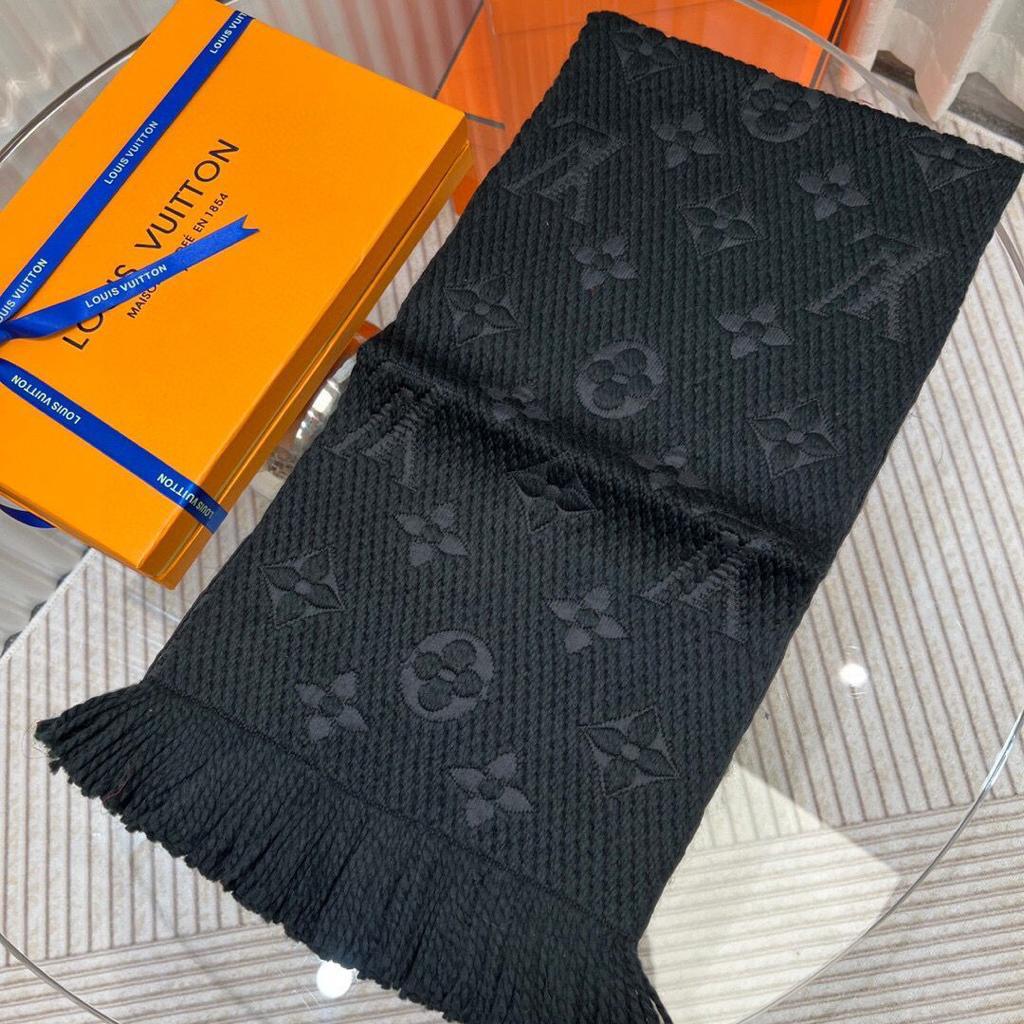 LOUIS VUITTON LATEST EDITION MUFFLER - LABLEWHORE.COM