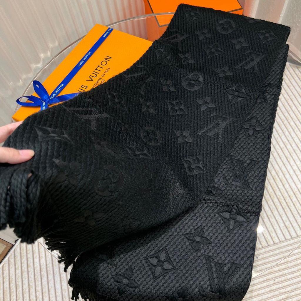 LOUIS VUITTON LATEST EDITION MUFFLER - LABLEWHORE.COM