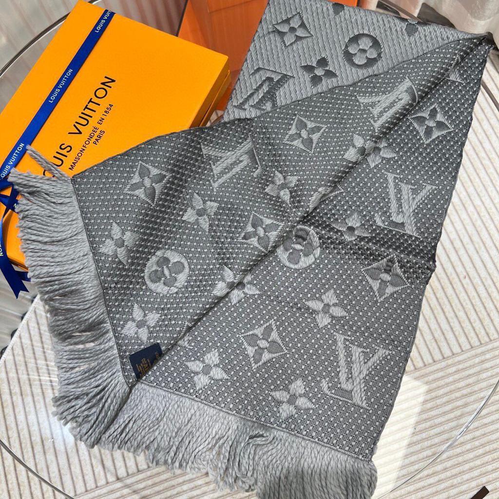 LOUIS VUITTON LATEST EDITION MUFFLER - LABLEWHORE.COM