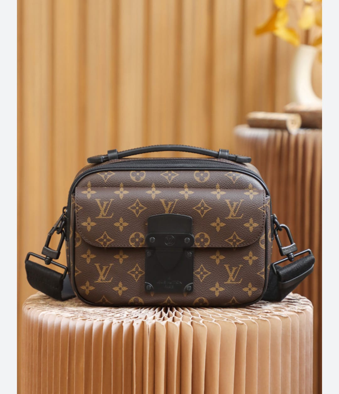 LOUIS VUITTON S LOCK MESSENGER BAGS - LABLEWHORE.COM