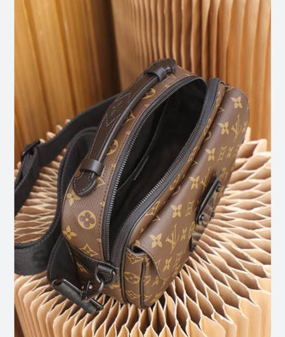 LOUIS VUITTON S LOCK MESSENGER BAGS - LABLEWHORE.COM