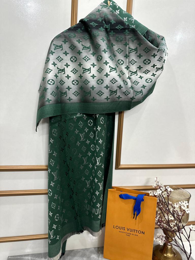 LOUIS VUITTON LATEST WOOLLEN STOLE - LABLEWHORE.COM