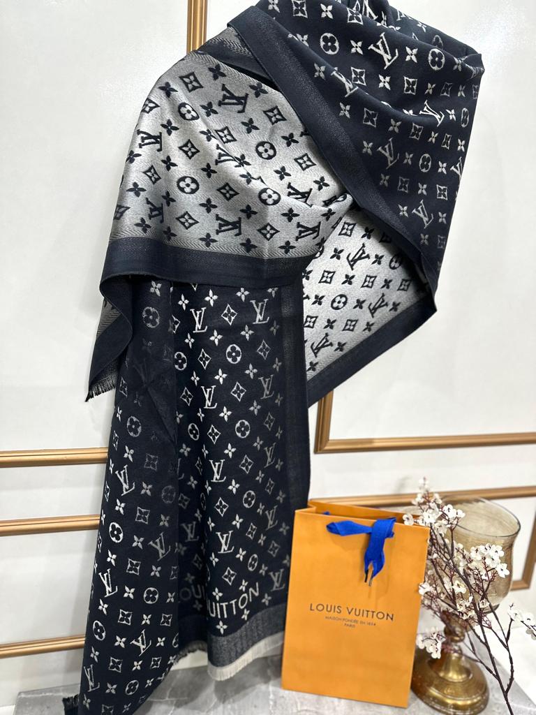 LOUIS VUITTON LATEST WOOLLEN STOLE - LABLEWHORE.COM