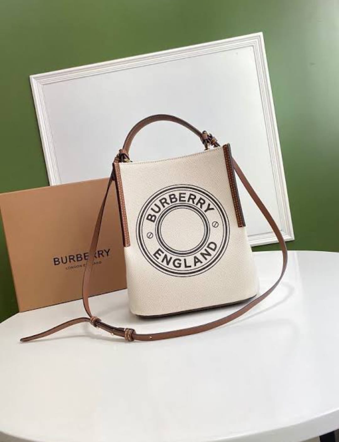 BURBERRY PEGGY BUCKET BAGS