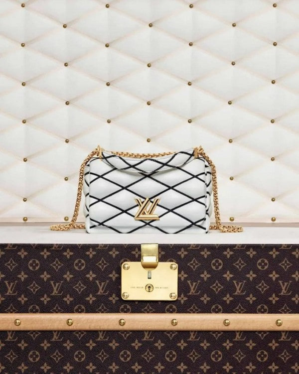 Louis Vuitton Premium Bag Black White