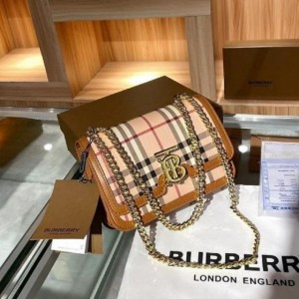 EXCLUSIVE BURBERRY SHOULDER BAG