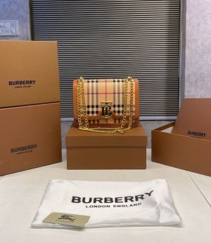 EXCLUSIVE BURBERRY SHOULDER BAG