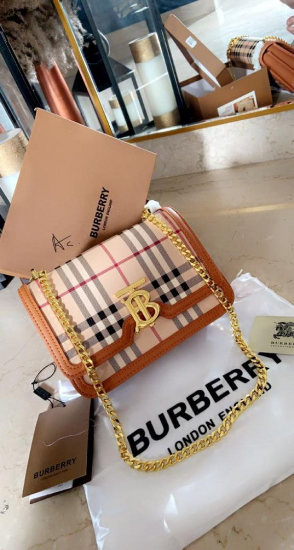 EXCLUSIVE BURBERRY SHOULDER BAG