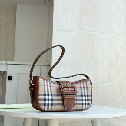 BURBERRY SHOULDER VINTAGE SLEEK AND TRENDY BAG