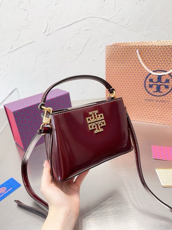 TORY BURCH BRITTEN MATT LEATHER MATERIAL