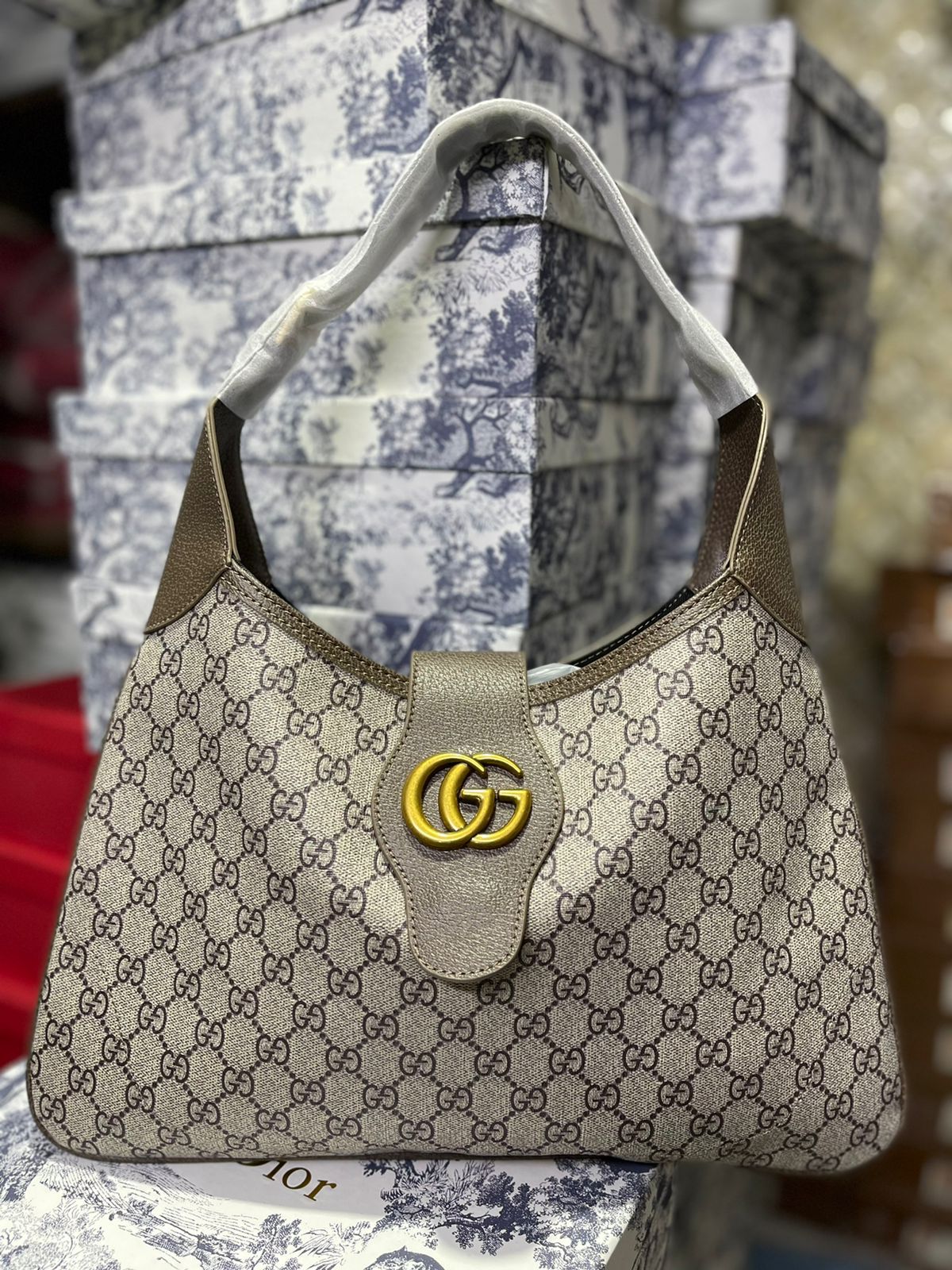 GUCCI APHRODITE LEATHER HOBO BAG WITH EXTENSION BELT