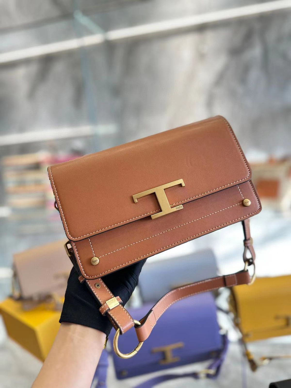 TOD’S Genuine Leather Classic Hand Bag