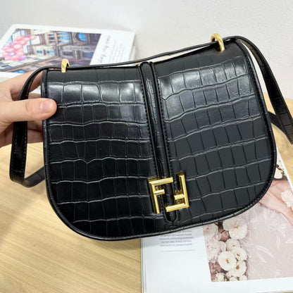 FENDI FALL READY-TO-WEAR SHOULDER BAG