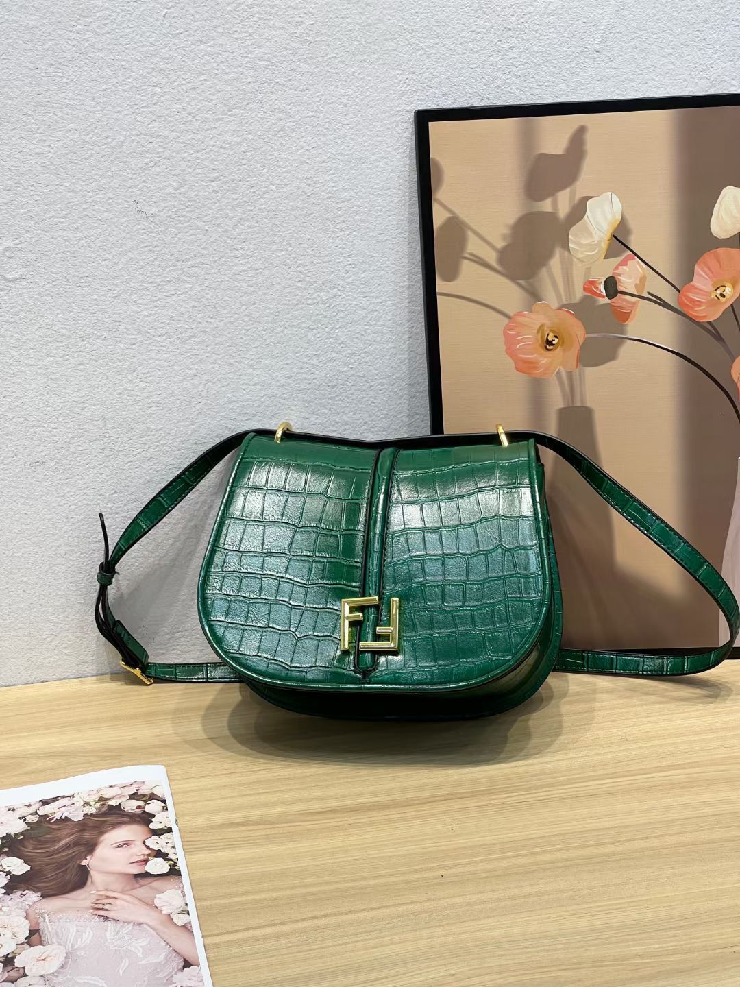 FENDI FALL READY-TO-WEAR SHOULDER BAG