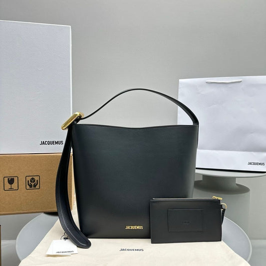 JACQUEMUS LE PETIT REGALO BUCKET BAG