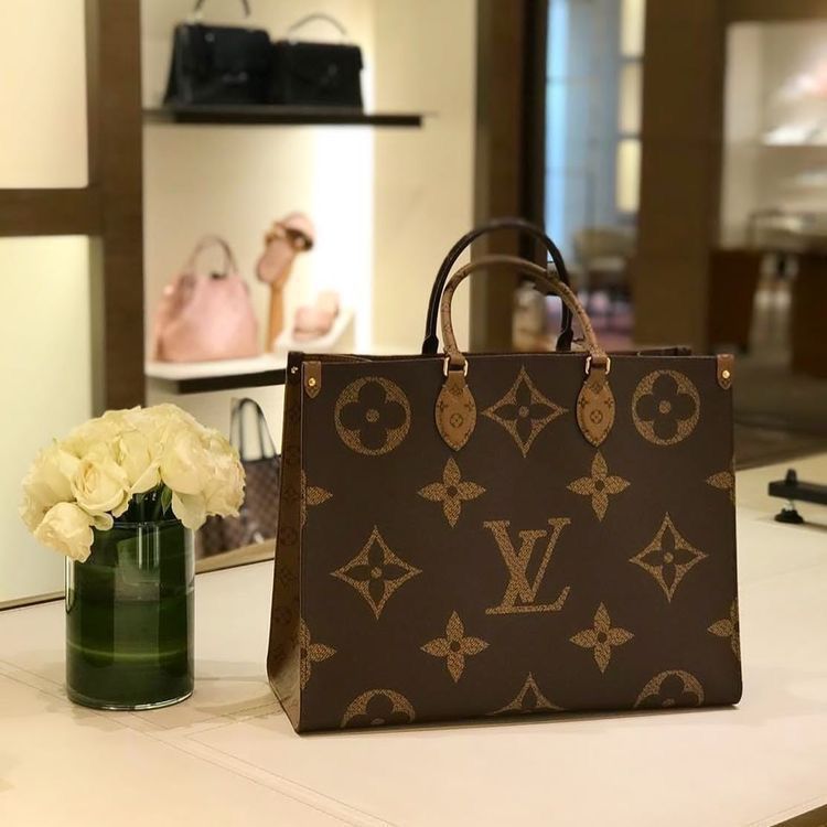 LOUIS VUITTON ON THE GO