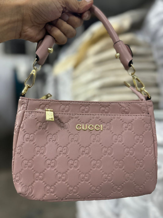 GUCCI SHOULDER BAGS