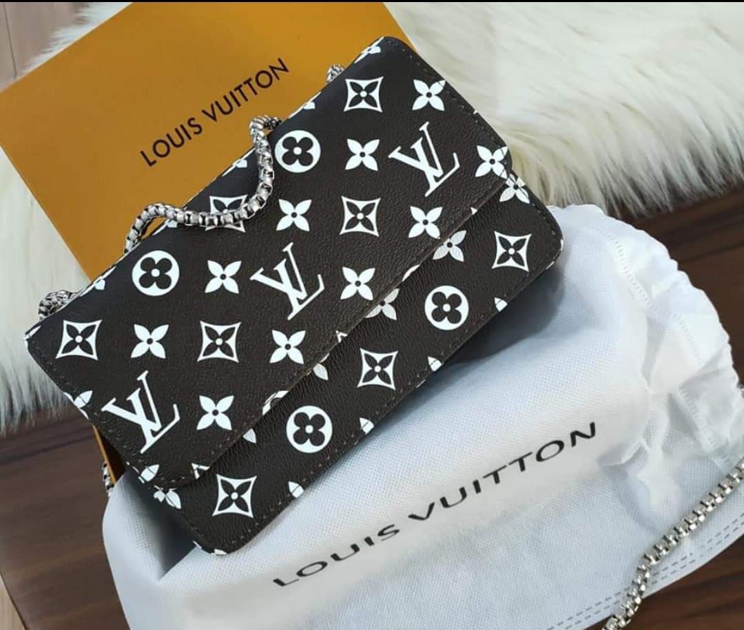 LOUIS VUITTON BOX SLINGS