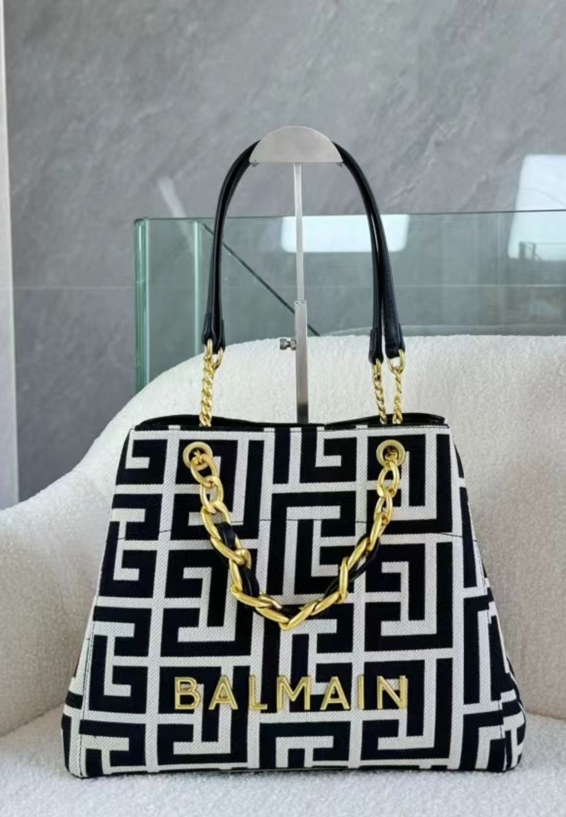 BALMAIN JACQUARD TOTE IN TOWN