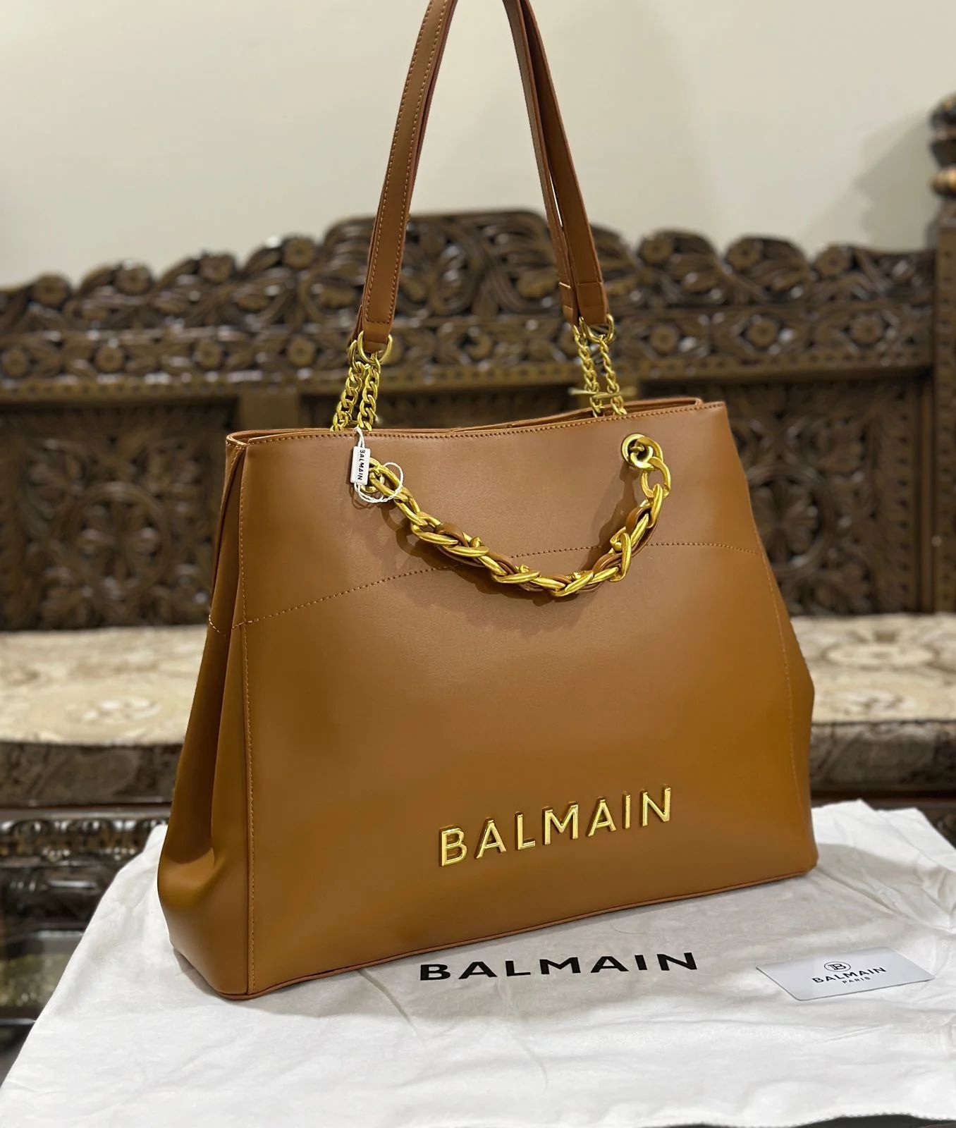 BALMAIN CHAIN EMBELLISHED PLAIN LEATHER TOTE BAGS